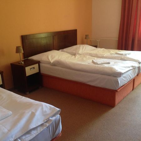 Garni Hotel Cosmopolitan Senec Chambre photo
