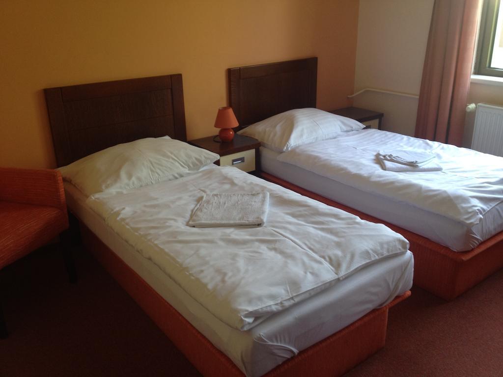 Garni Hotel Cosmopolitan Senec Chambre photo