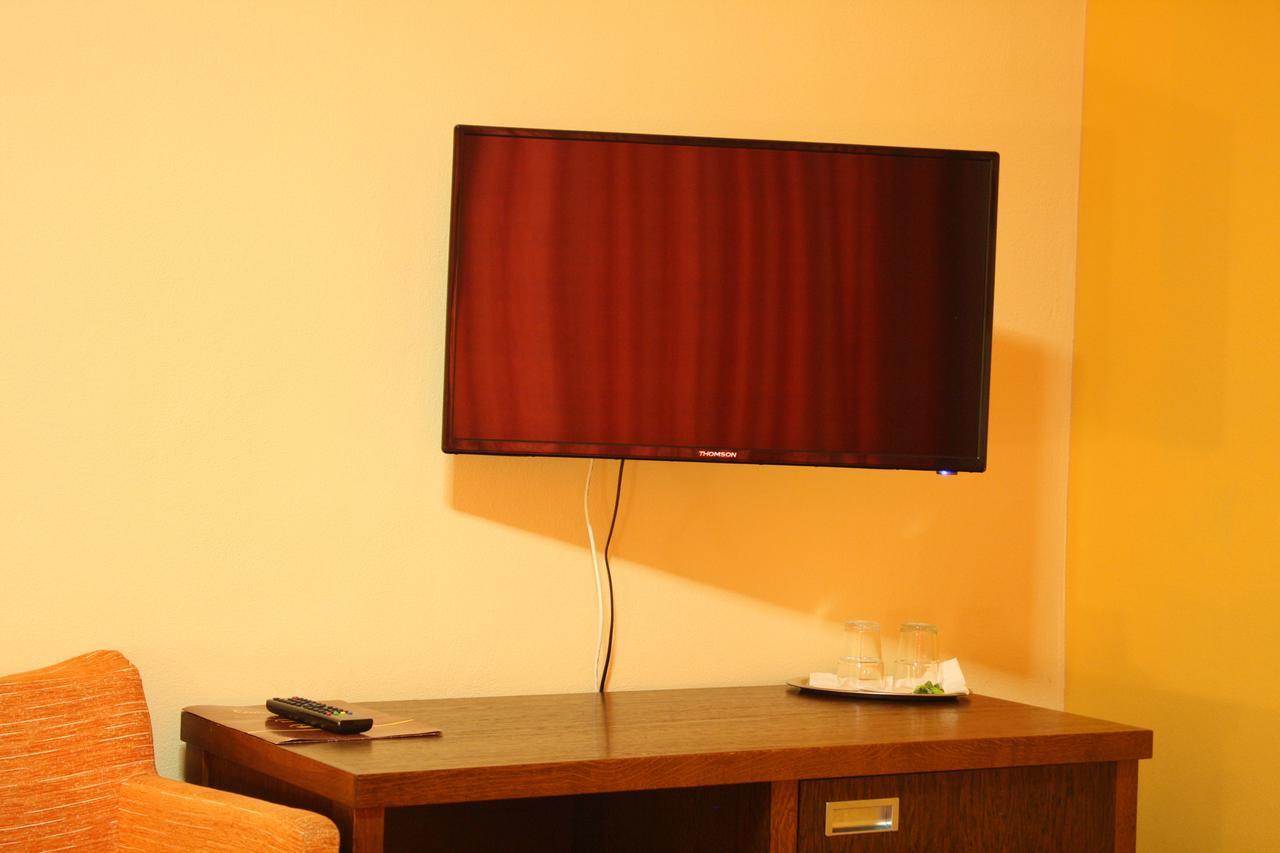 Garni Hotel Cosmopolitan Senec Extérieur photo